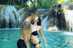 美女主播露私密部位,瞬间引发网友热议